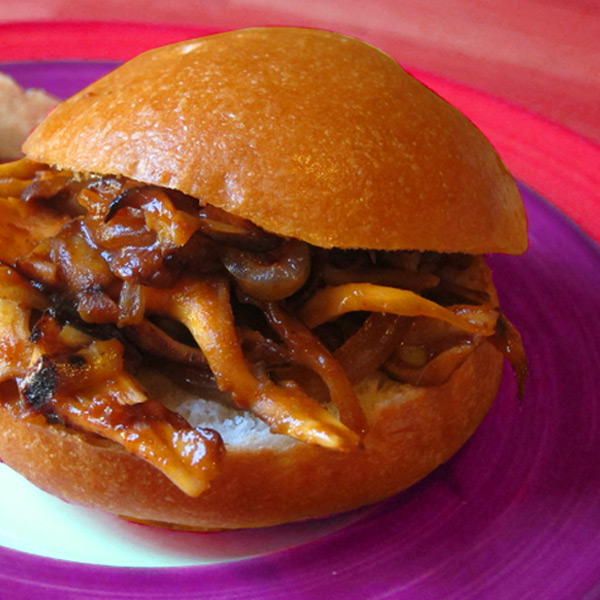 BBQ PULLED MUSHROOM